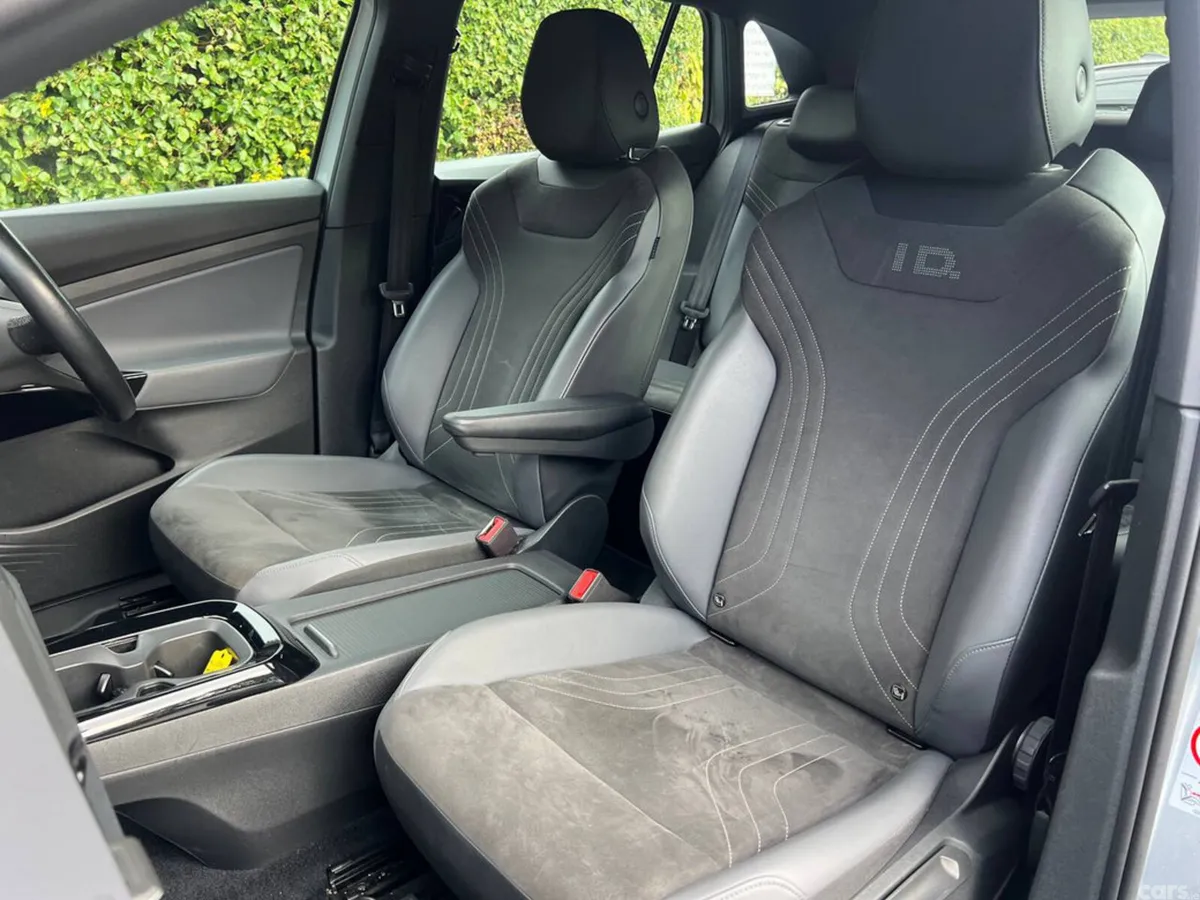Volkswagen ID.4 Estate, Electric, 2023, Grey