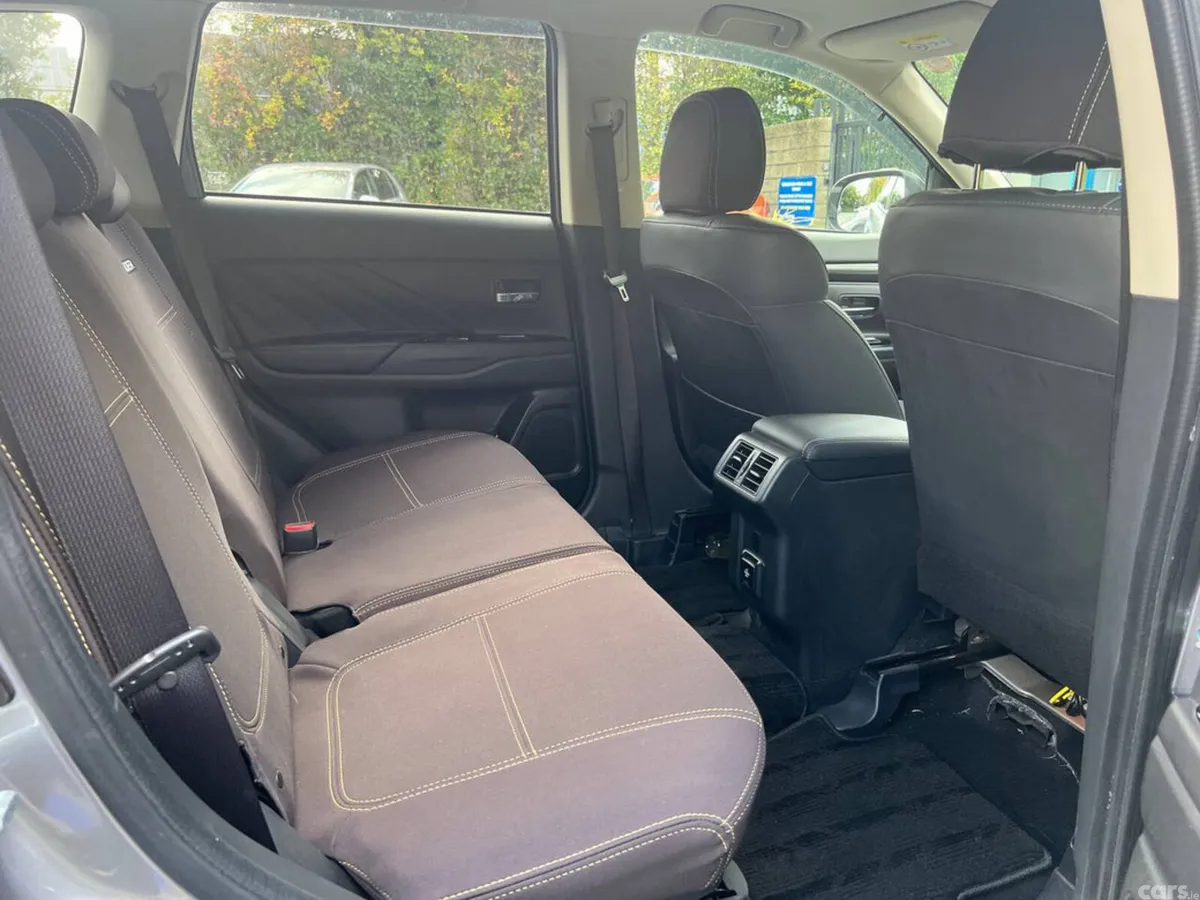 Mitsubishi Outlander SUV, Petrol Plug-in Hybrid, 2019, Grey