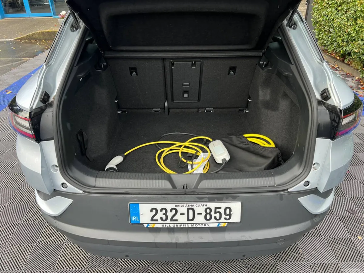 Volkswagen ID.4 Estate, Electric, 2023, Grey