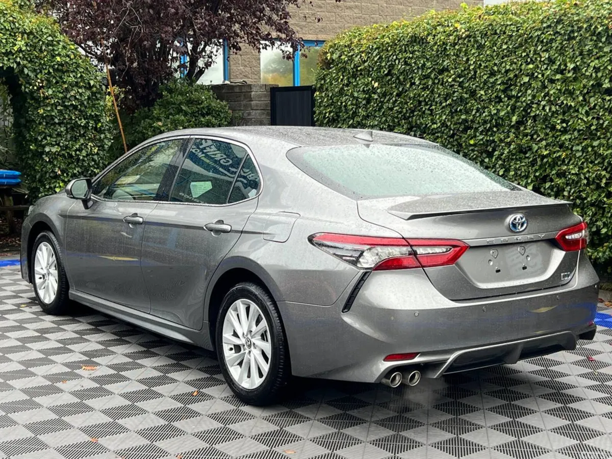 Toyota Camry Saloon, Petrol Hybrid, 2023, Grey