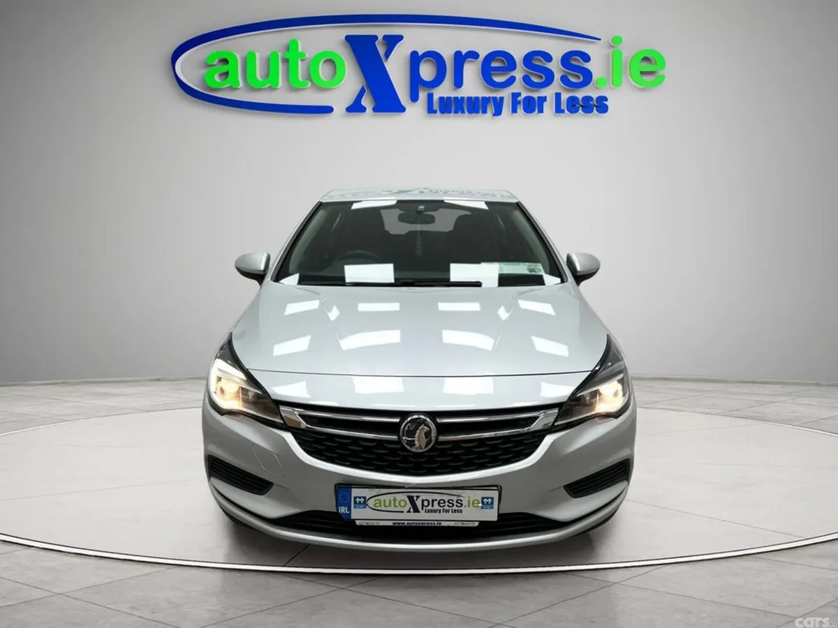 Vauxhall Astra Hatchback, Diesel, 2017, Silver
