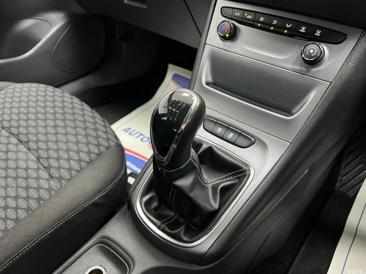 Vauxhall Astra Hatchback, Diesel, 2017, Silver