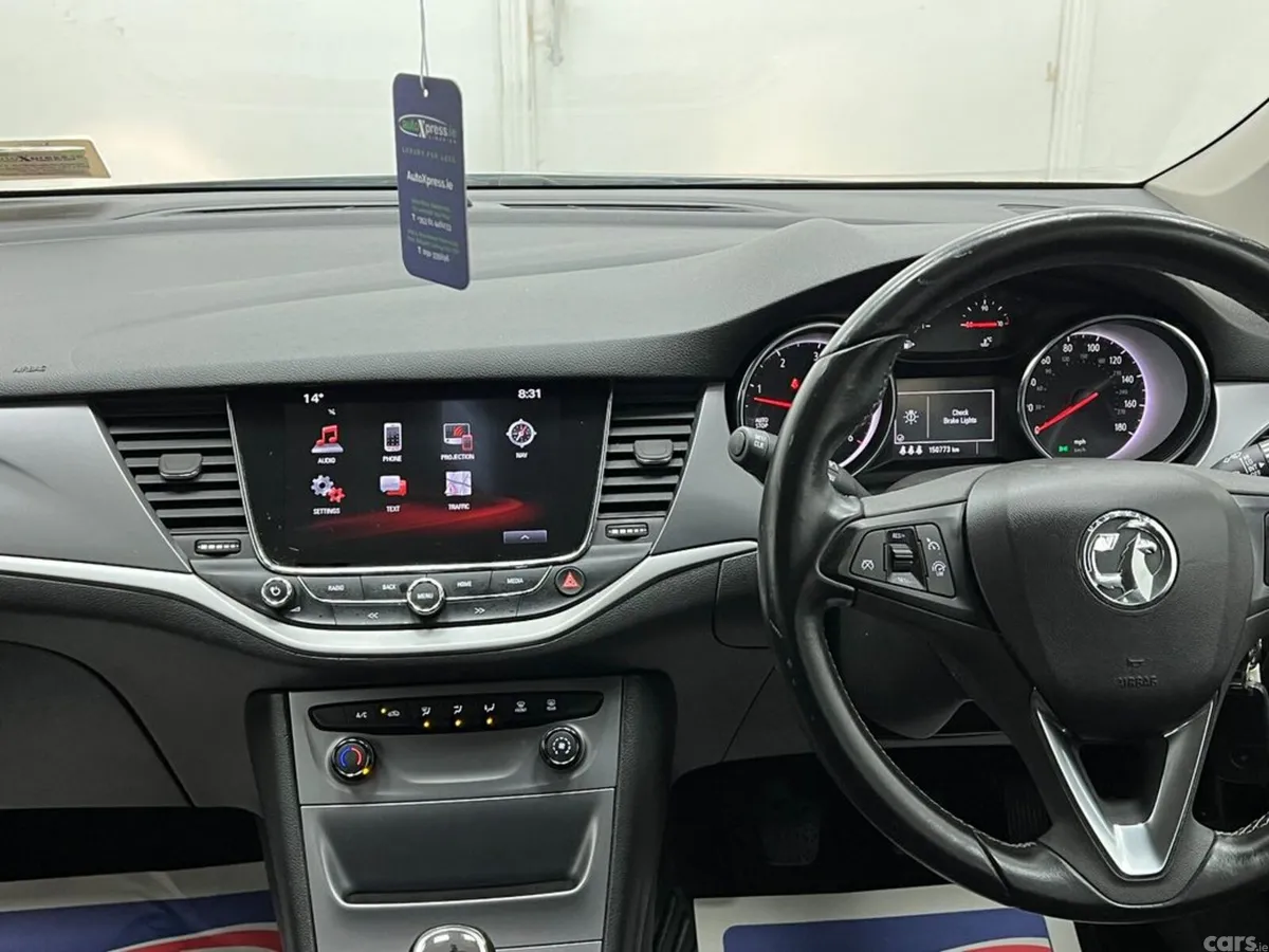 Vauxhall Astra Hatchback, Diesel, 2017, Silver