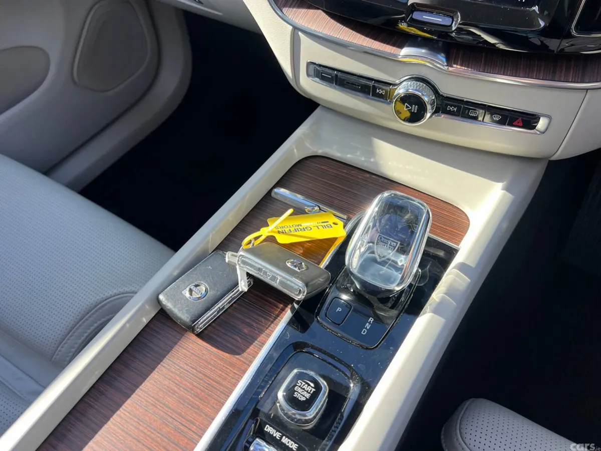 Volvo XC60 Estate, Petrol Plug-in Hybrid, 2020, Blue