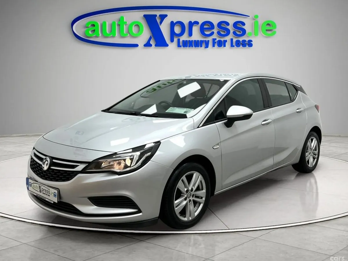 Vauxhall Astra Hatchback, Diesel, 2017, Silver