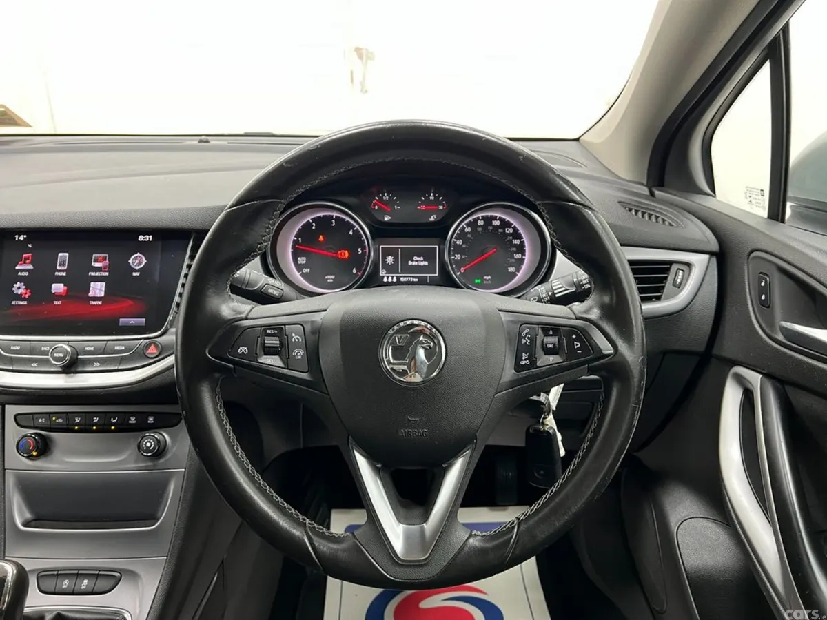 Vauxhall Astra Hatchback, Diesel, 2017, Silver