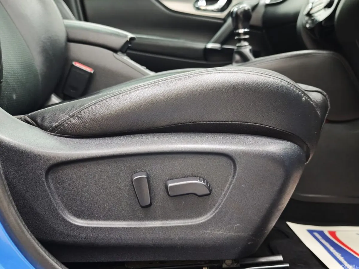 Nissan Qashqai Hatchback, Diesel, 2018, Blue