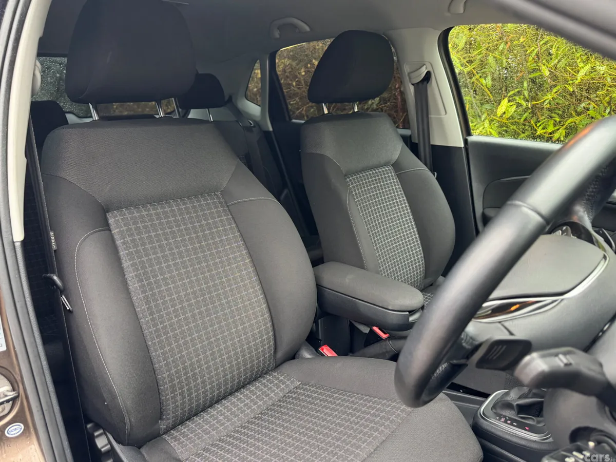 Volkswagen Polo Hatchback, Petrol, 2014, Brown