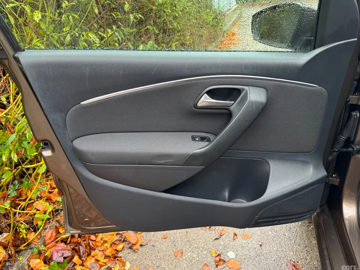 Volkswagen Polo Hatchback, Petrol, 2014, Brown