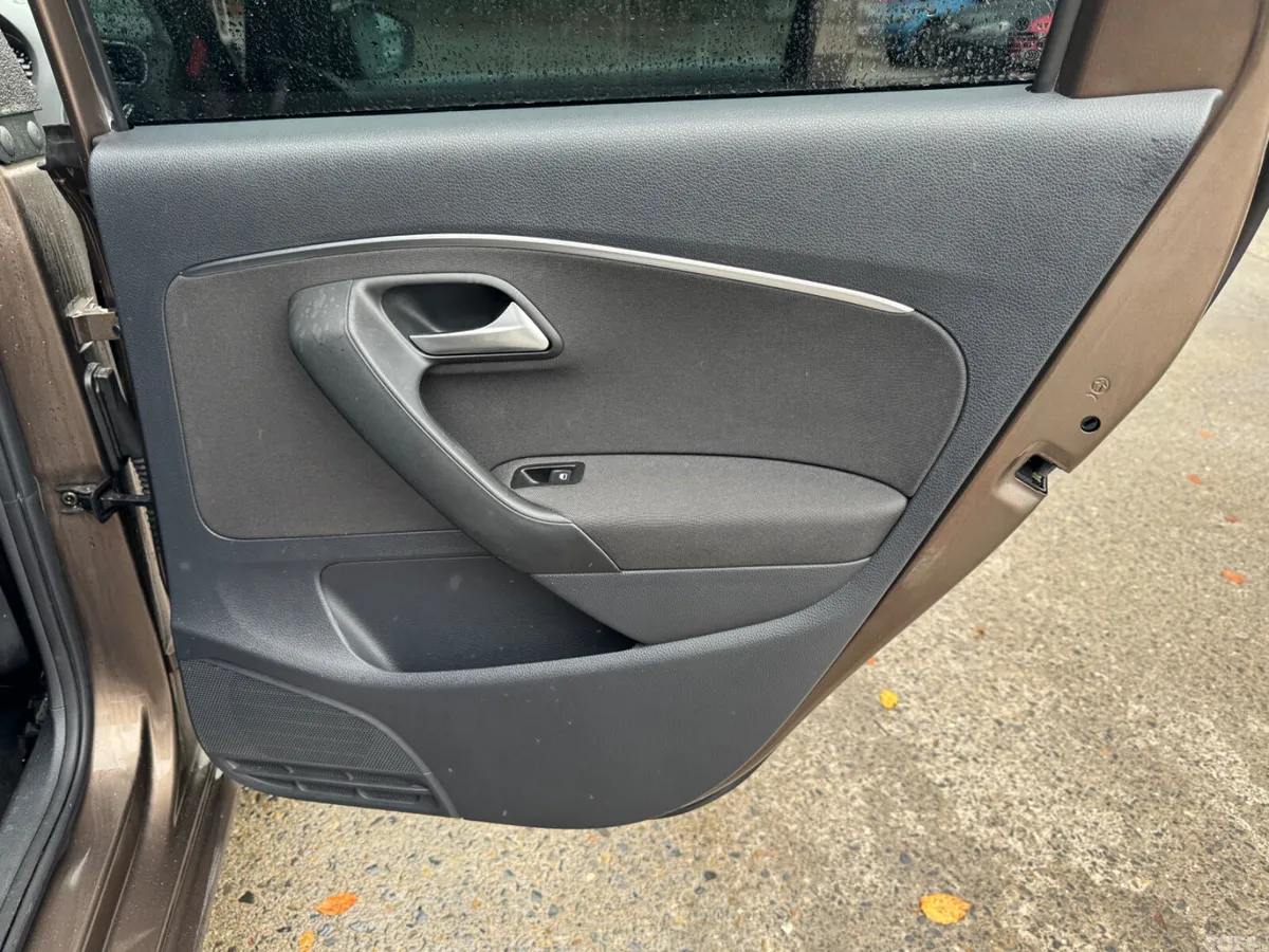 Volkswagen Polo Hatchback, Petrol, 2014, Brown