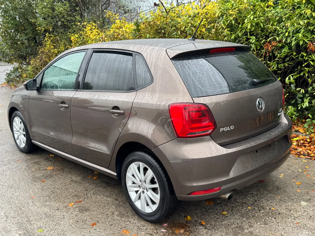 Volkswagen Polo Hatchback, Petrol, 2014, Brown