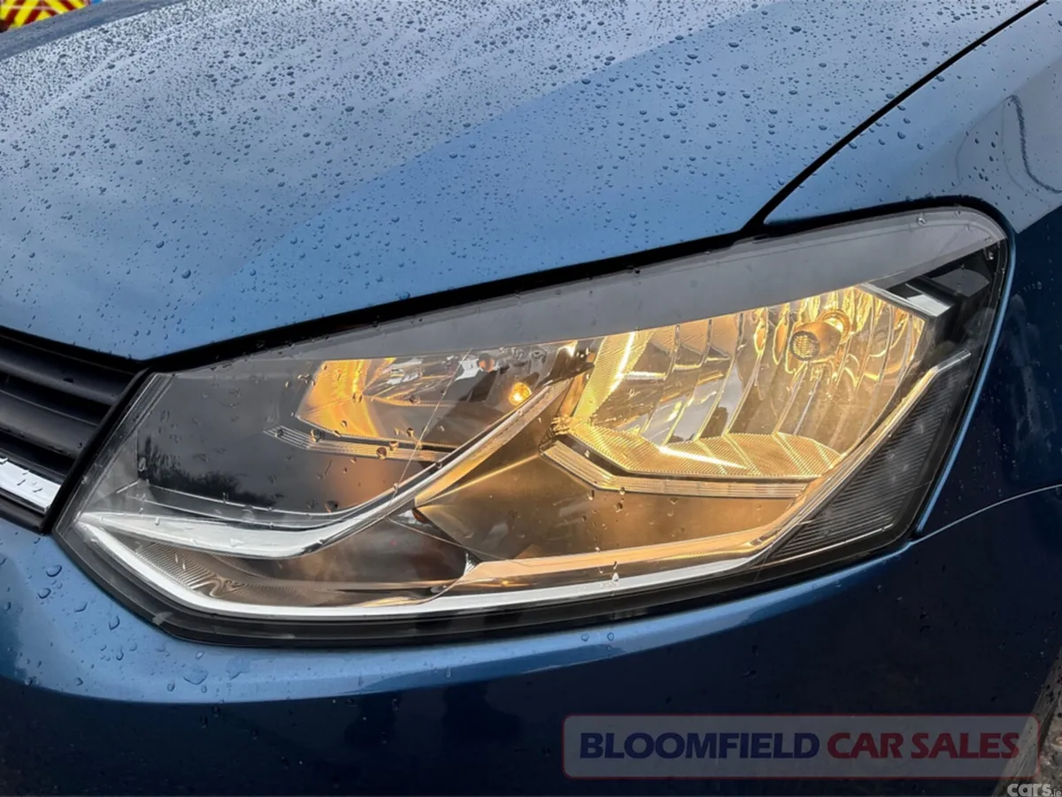 Volkswagen Polo Hatchback, Petrol, 2017, Blue