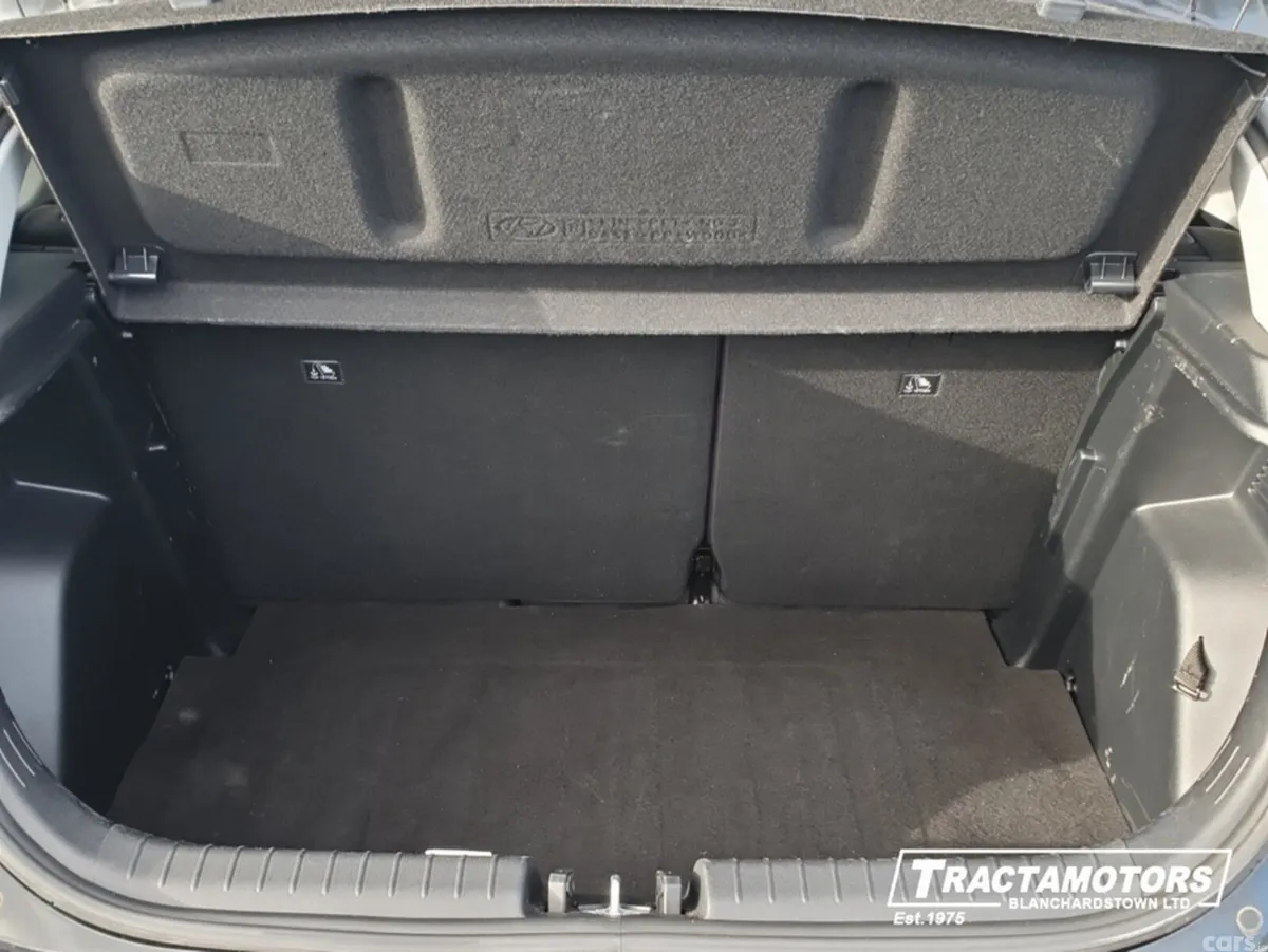 Hyundai i20 Hatchback, Petrol, 2024, Black