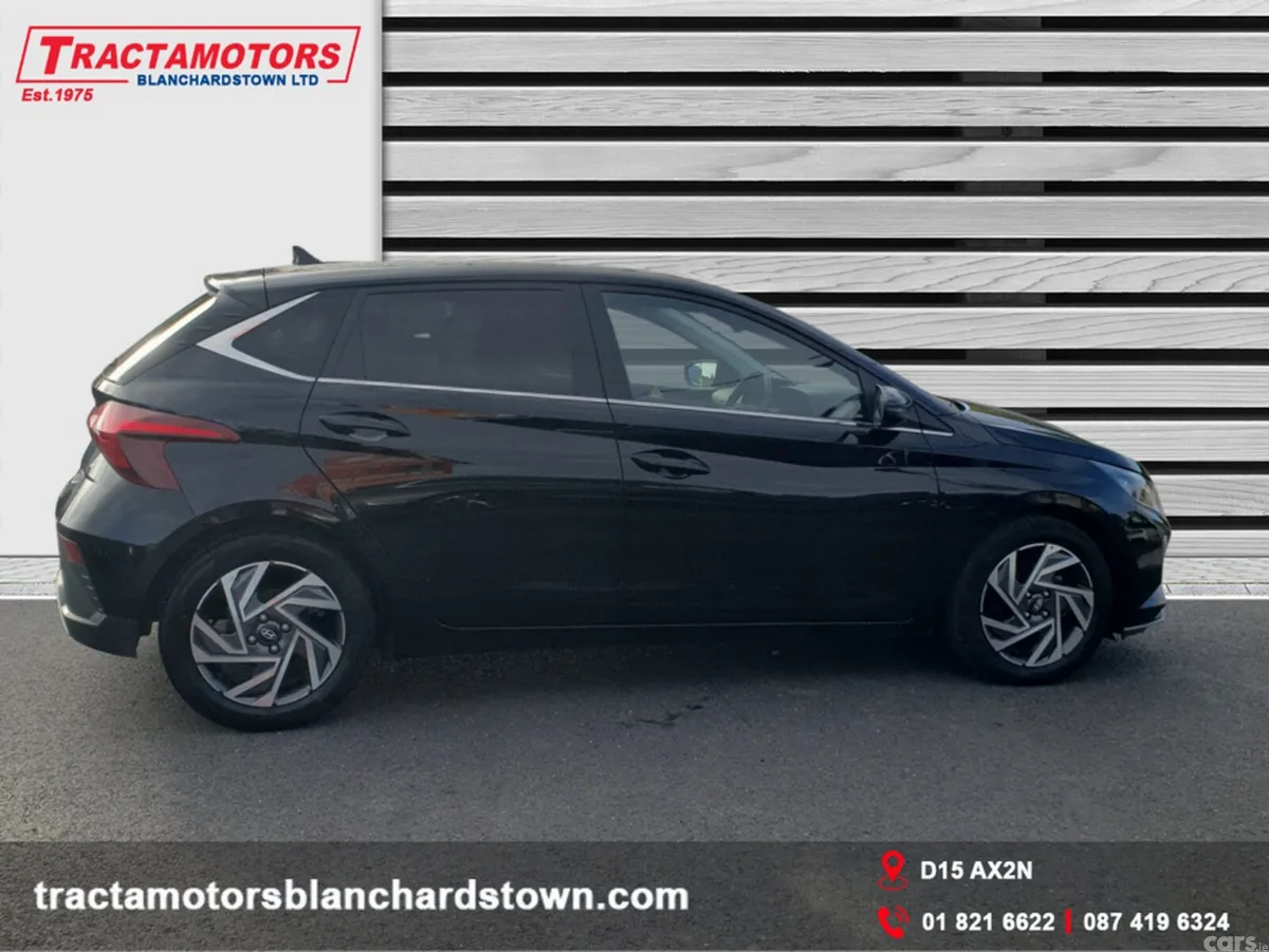 Hyundai i20 Hatchback, Petrol, 2024, Black