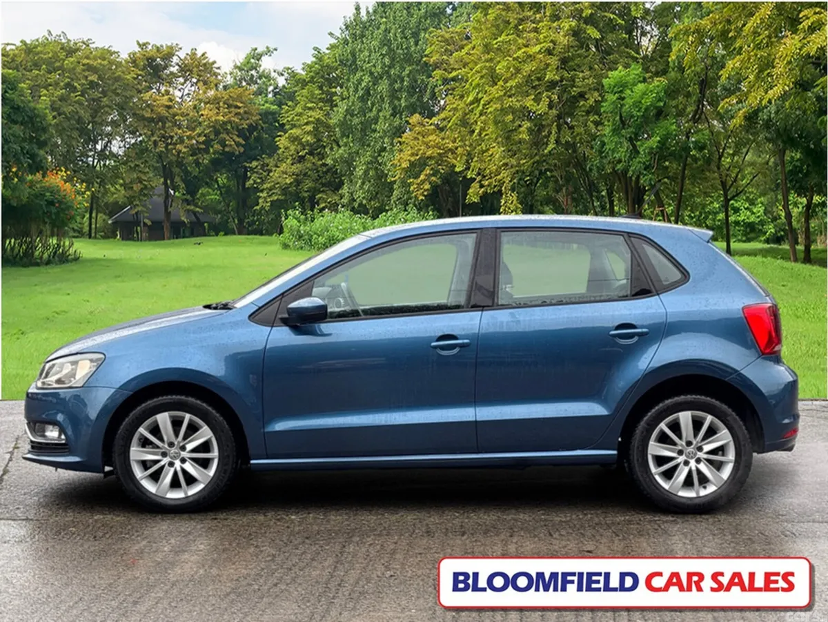 Volkswagen Polo Hatchback, Petrol, 2017, Blue