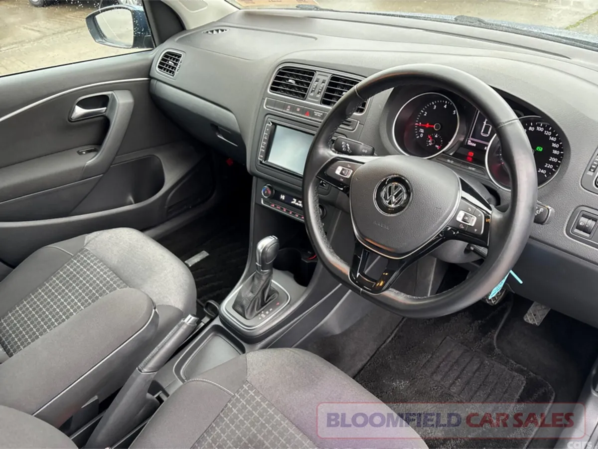Volkswagen Polo Hatchback, Petrol, 2017, Blue