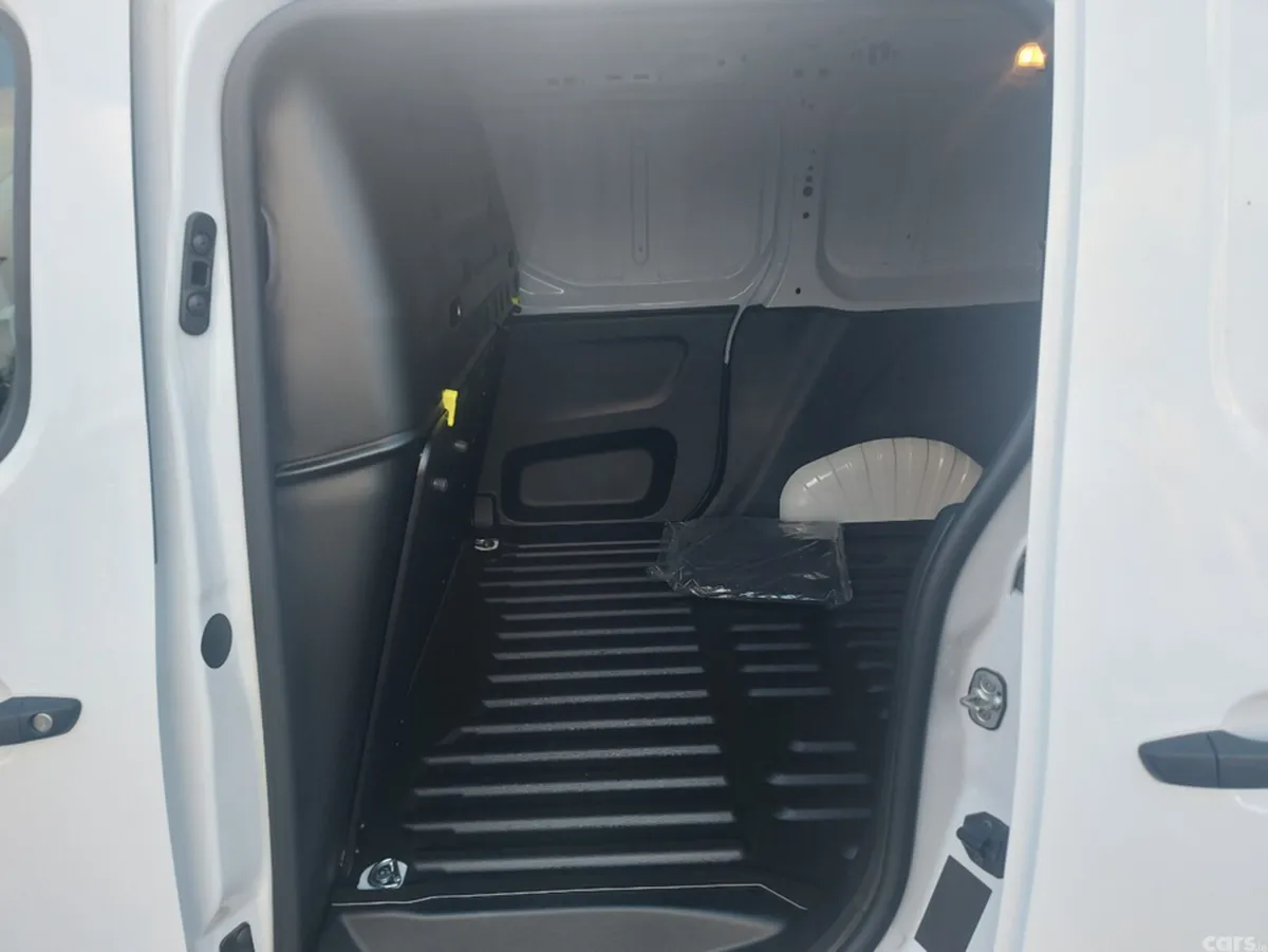 Citroen Berlingo Van, Diesel, 2026, White
