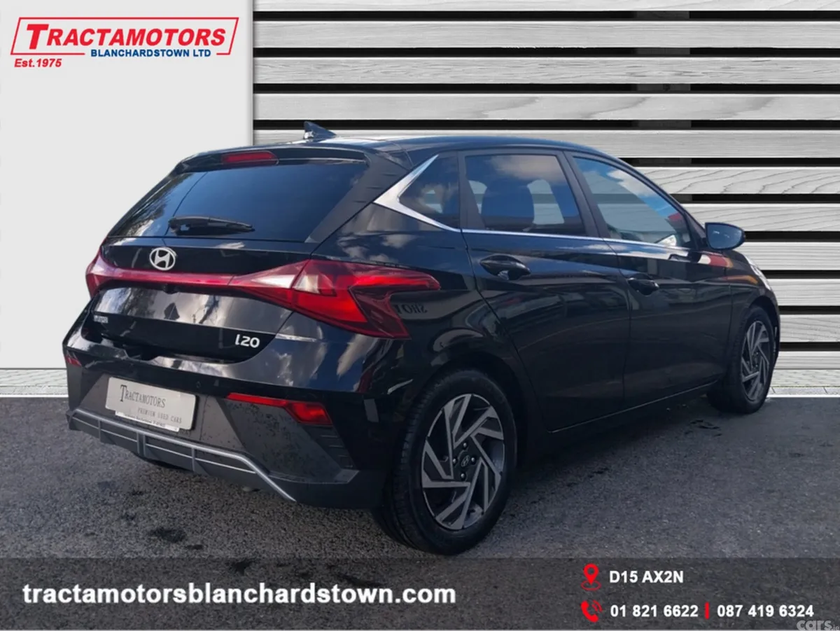 Hyundai i20 Hatchback, Petrol, 2024, Black