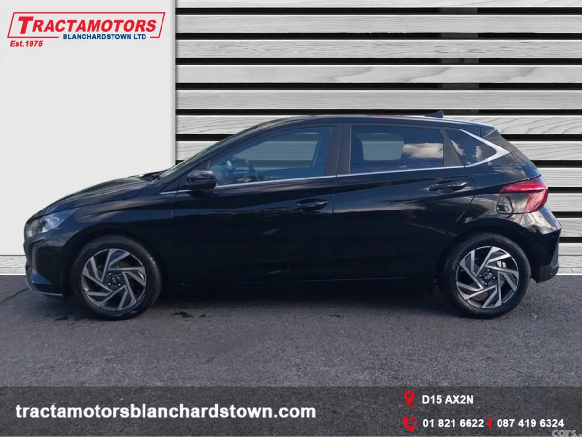Hyundai i20 Hatchback, Petrol, 2024, Black