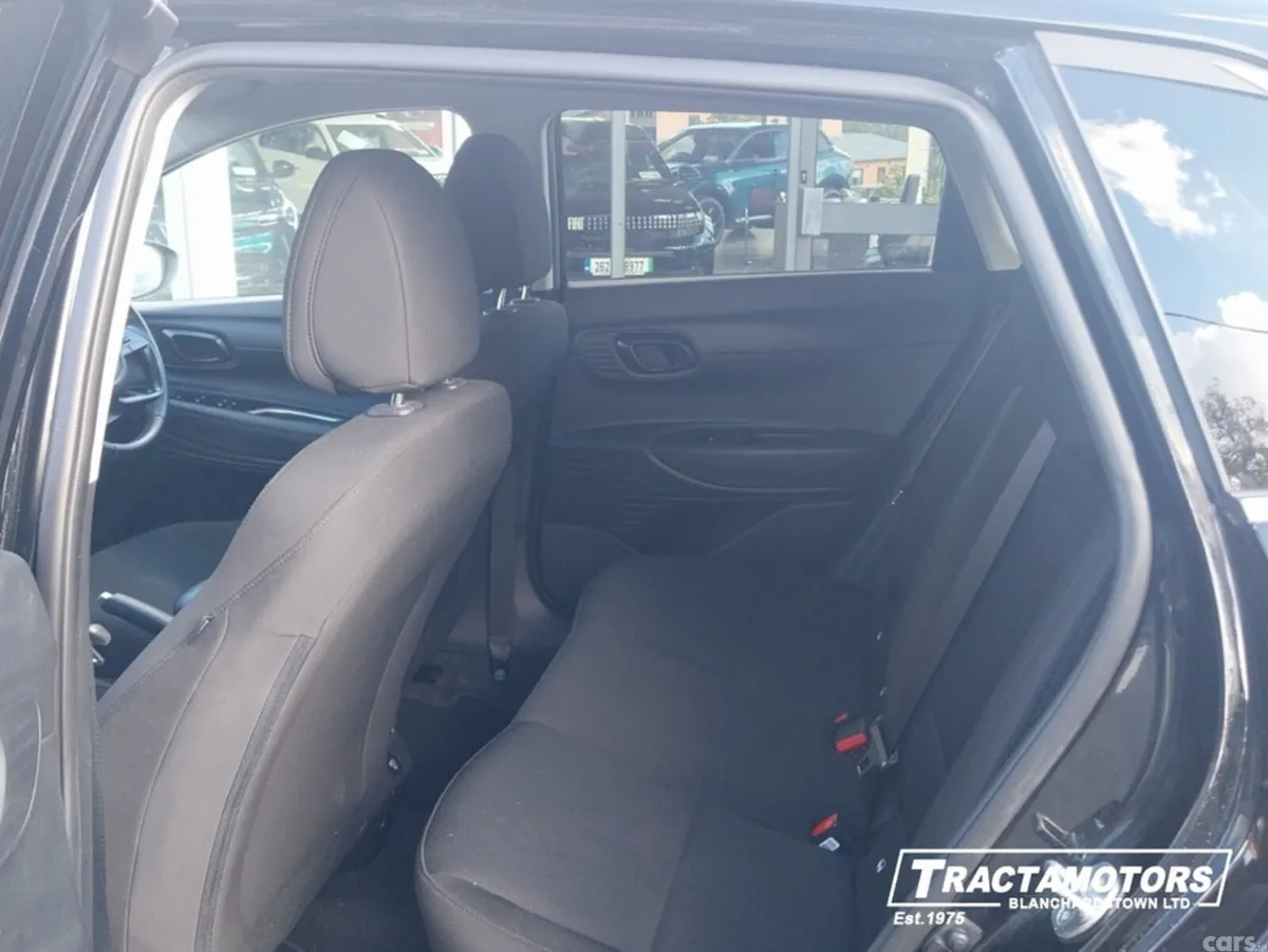 Hyundai i20 Hatchback, Petrol, 2024, Black