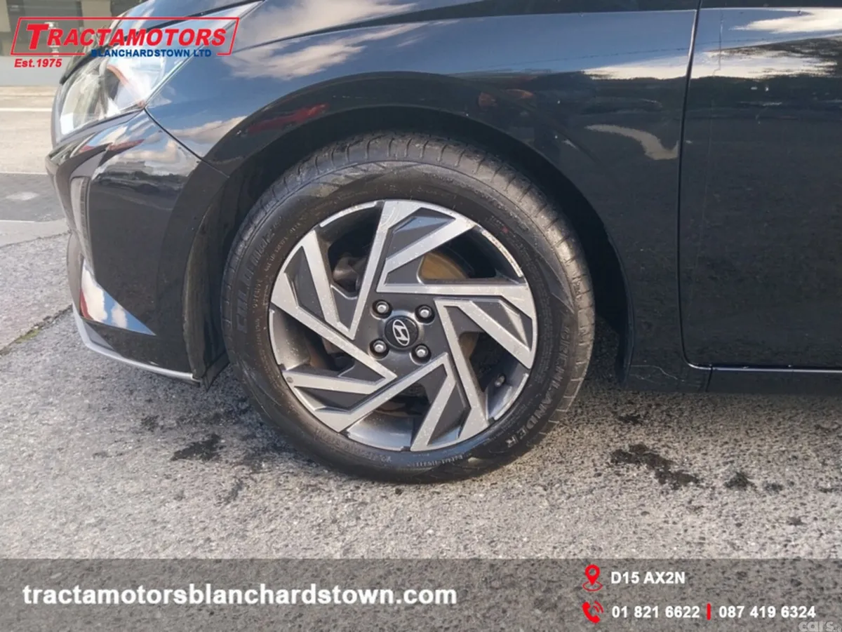 Hyundai i20 Hatchback, Petrol, 2024, Black