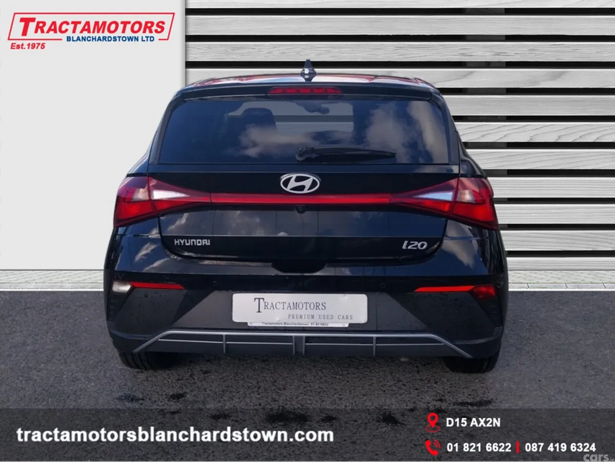 Hyundai i20 Hatchback, Petrol, 2024, Black
