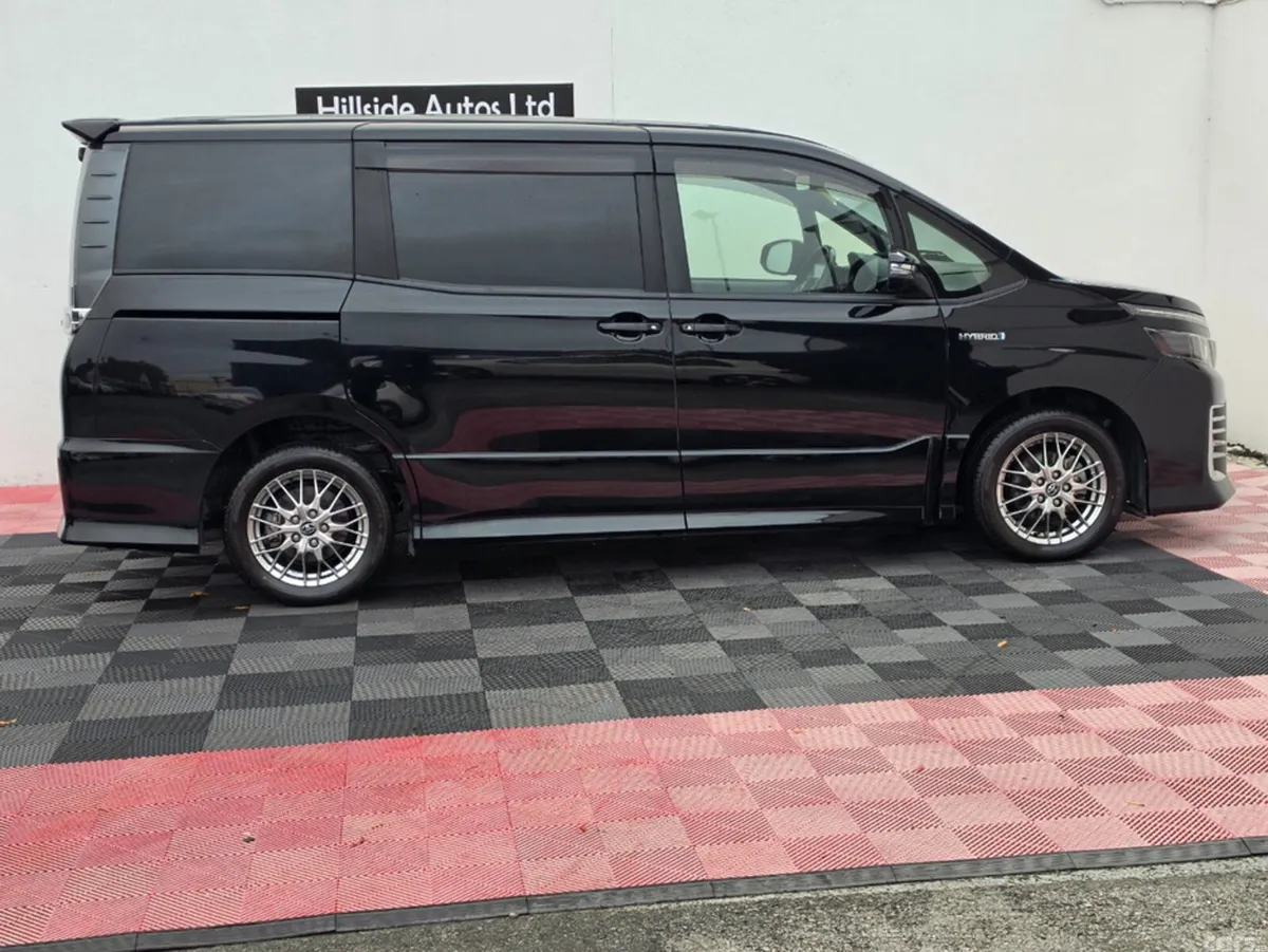 Toyota Voxy MPV, Petrol Hybrid, 2016, Black