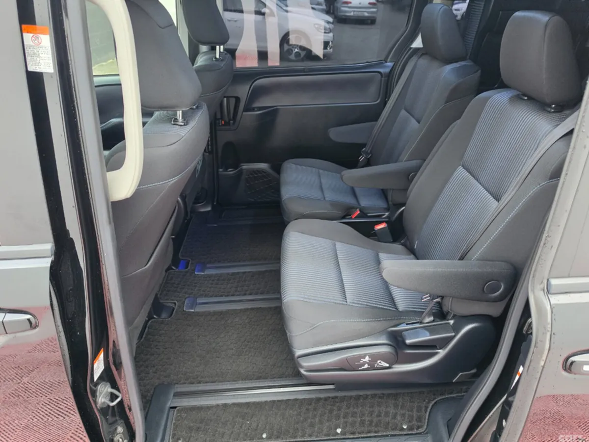 Toyota Voxy MPV, Petrol Hybrid, 2016, Black