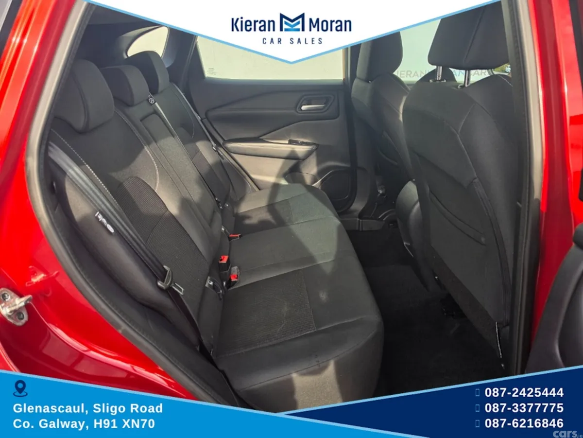 Nissan Qashqai MPV, Petrol, 2023, Red