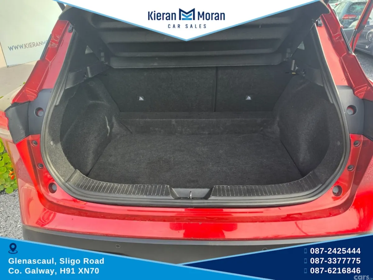 Nissan Qashqai MPV, Petrol, 2023, Red
