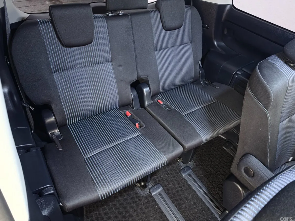 Toyota Voxy MPV, Petrol Hybrid, 2016, Black