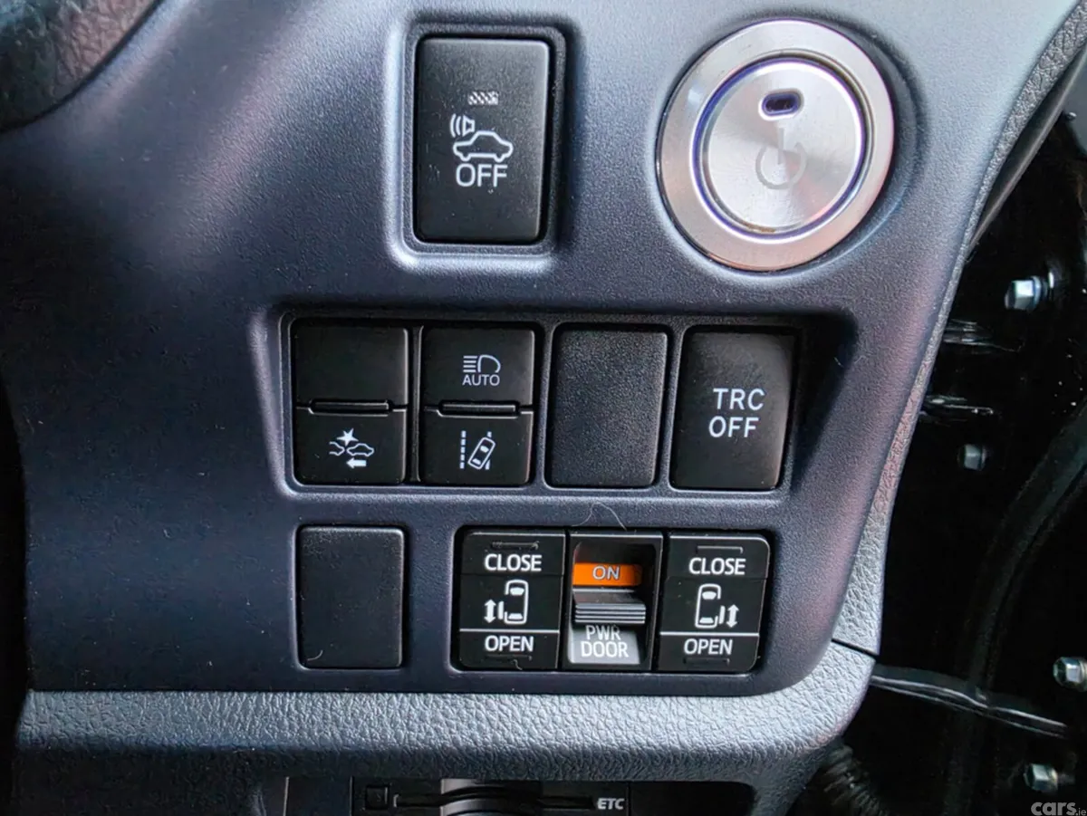 Toyota Voxy MPV, Petrol Hybrid, 2016, Black