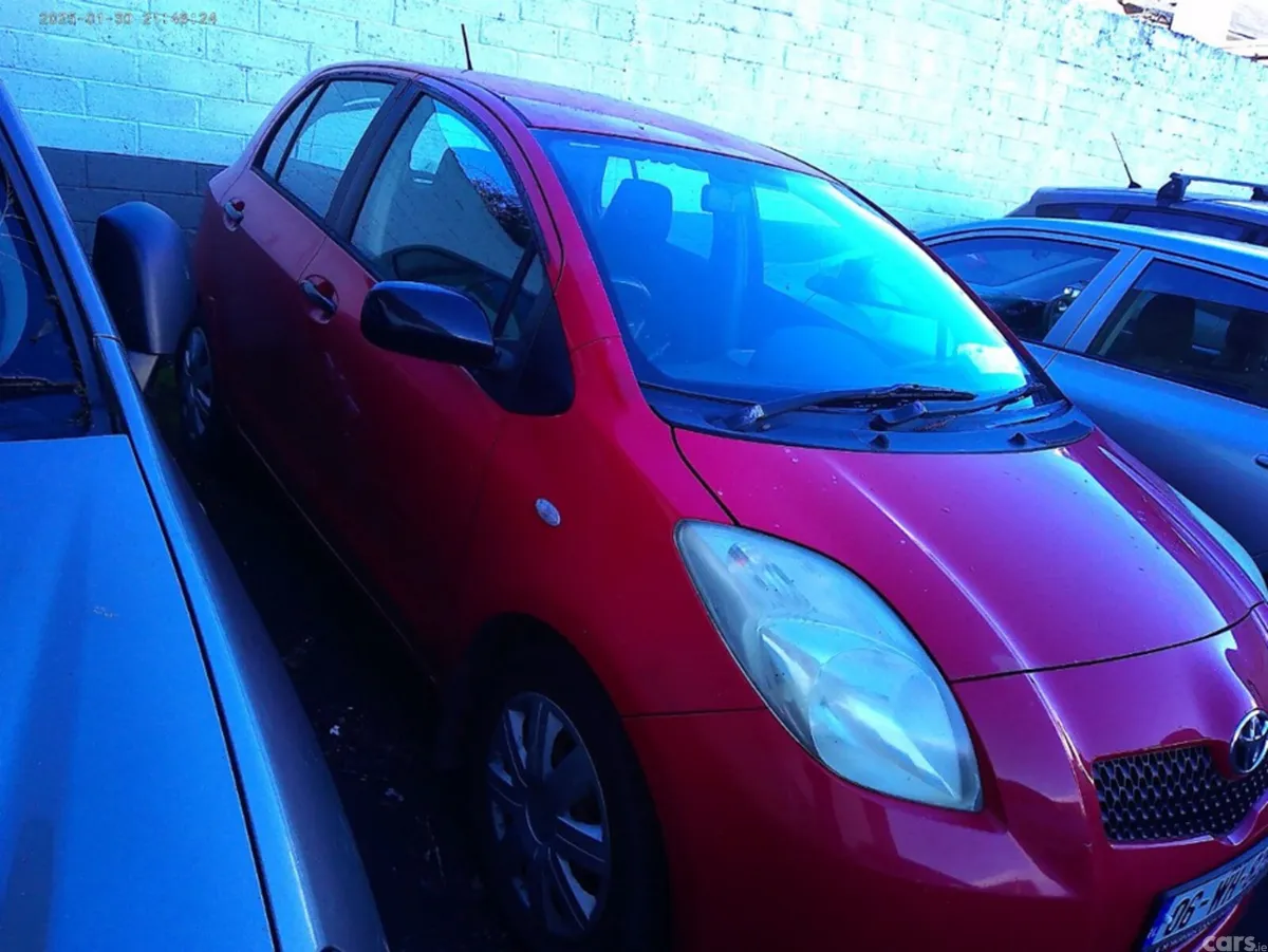 Toyota Yaris Hatchback, Petrol, 2006, Red