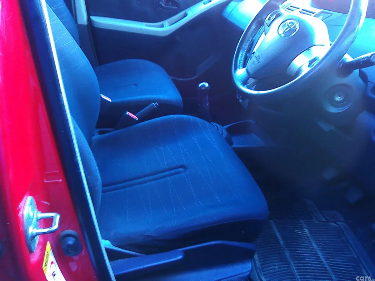 Toyota Yaris Hatchback, Petrol, 2006, Red