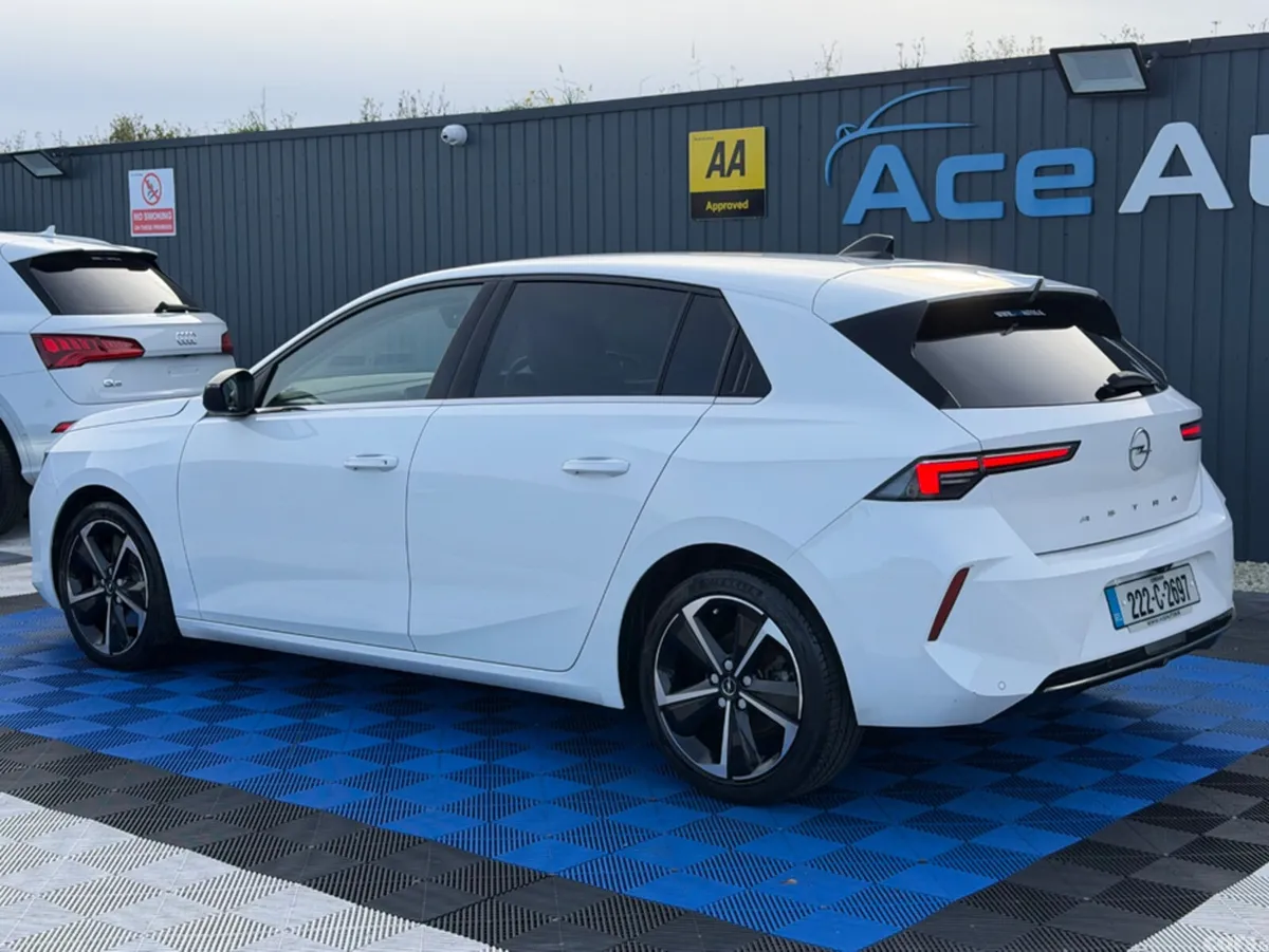 Opel Astra Hatchback, Diesel, 2022, White