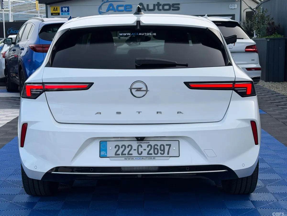 Opel Astra Hatchback, Diesel, 2022, White