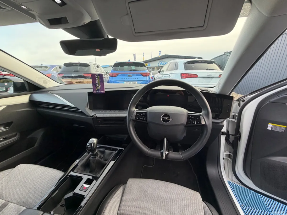 Opel Astra Hatchback, Diesel, 2022, White