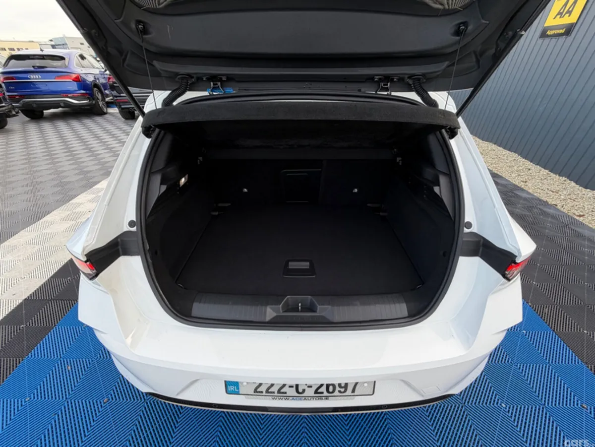 Opel Astra Hatchback, Diesel, 2022, White