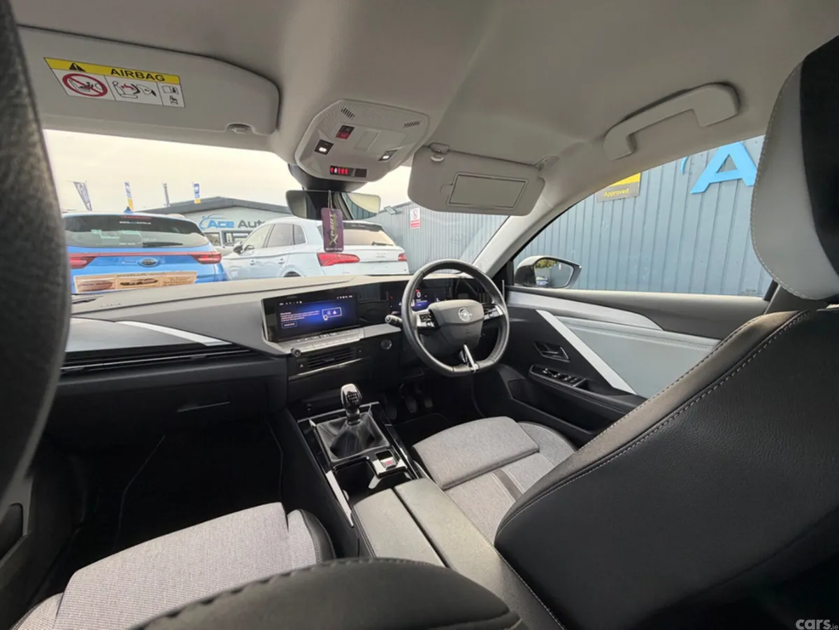 Opel Astra Hatchback, Diesel, 2022, White