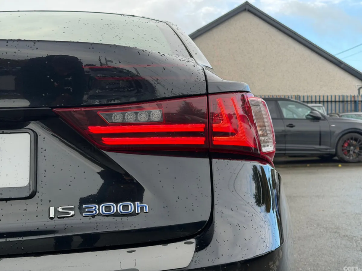 Lexus IS Saloon, Petrol Hybrid, 2015, Black