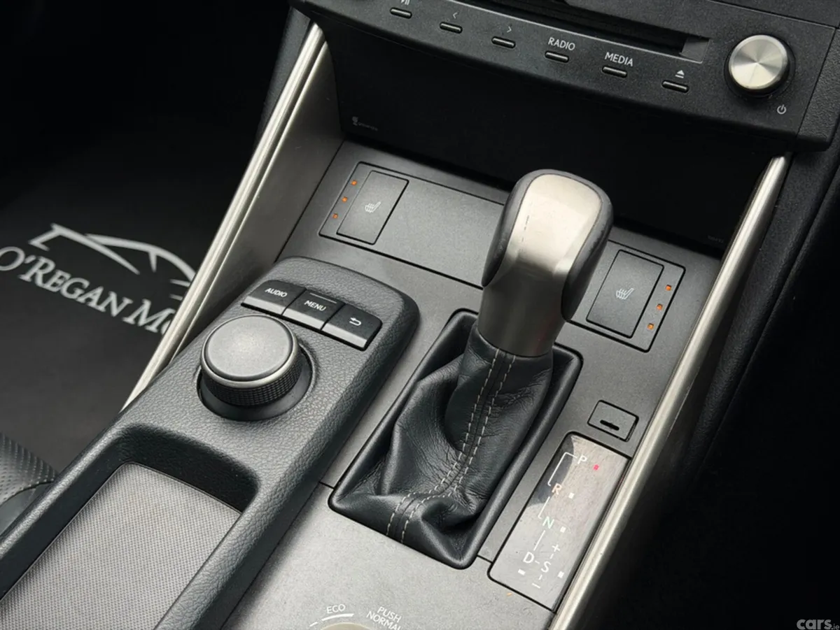 Lexus IS Saloon, Petrol Hybrid, 2015, Black