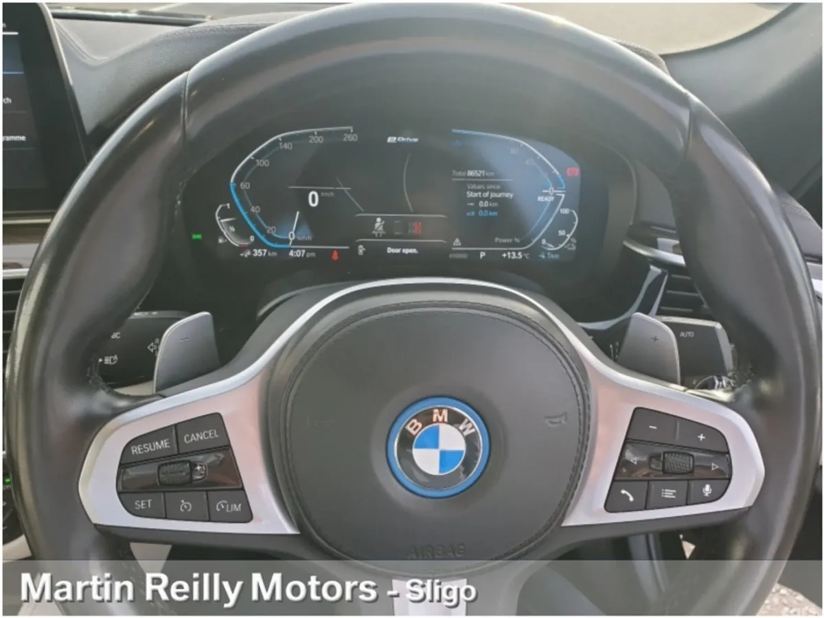 BMW 5-Series Saloon, Petrol Plug-in Hybrid, 2023, Black
