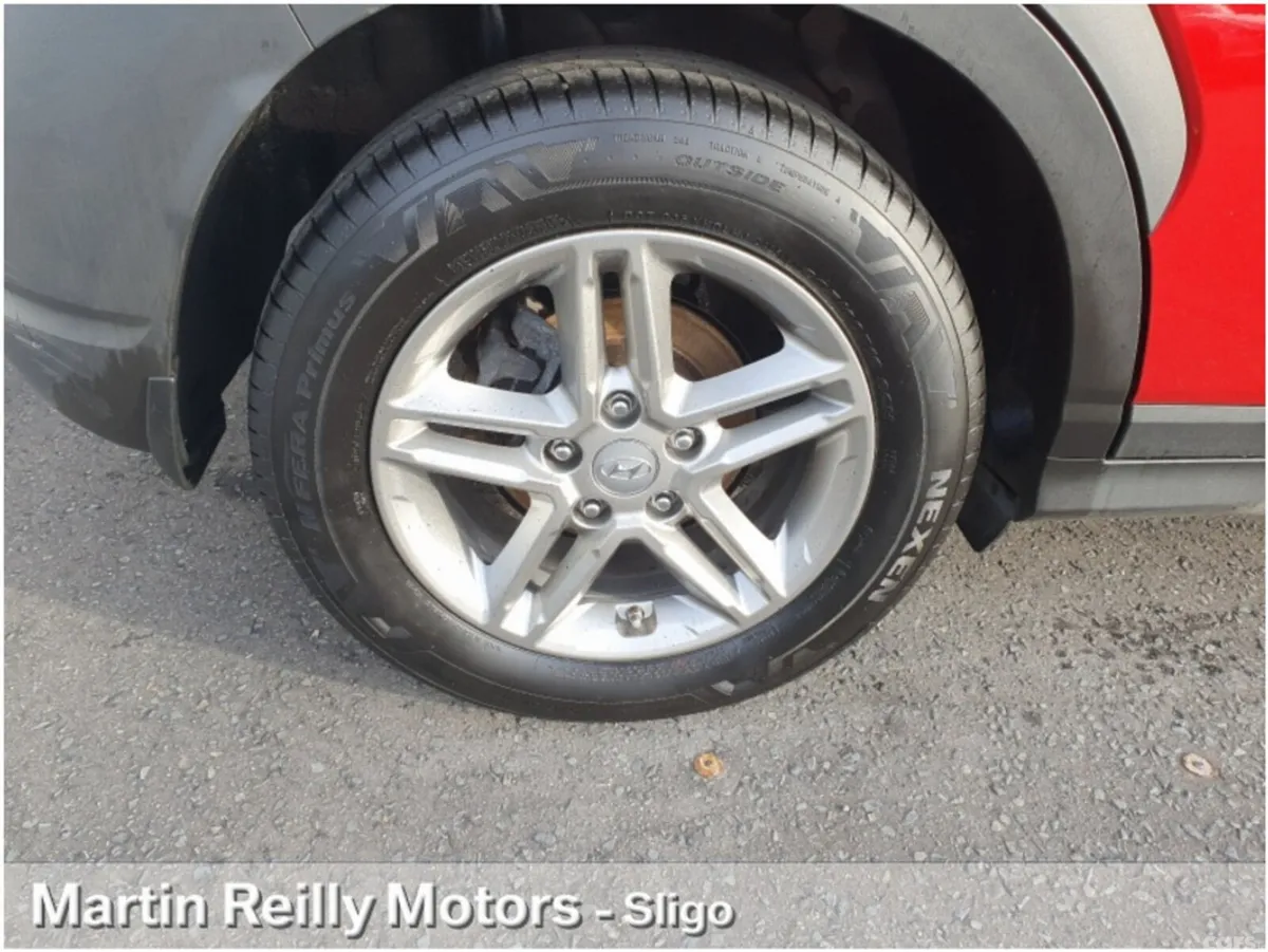Hyundai KONA MPV, Petrol, 2023, Red