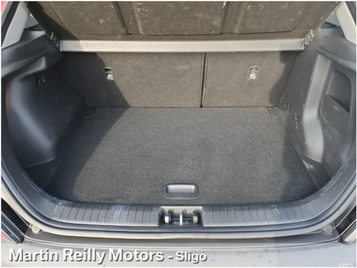Hyundai KONA MPV, Petrol, 2023, Red