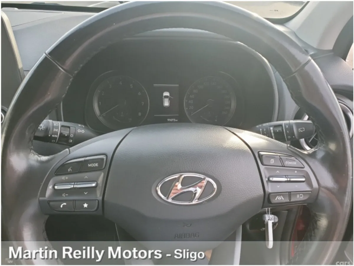 Hyundai KONA MPV, Petrol, 2023, Red