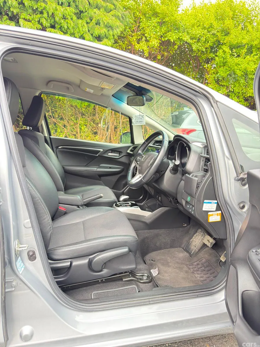 Honda Fit Hatchback, Petrol Hybrid, 2019, Silver