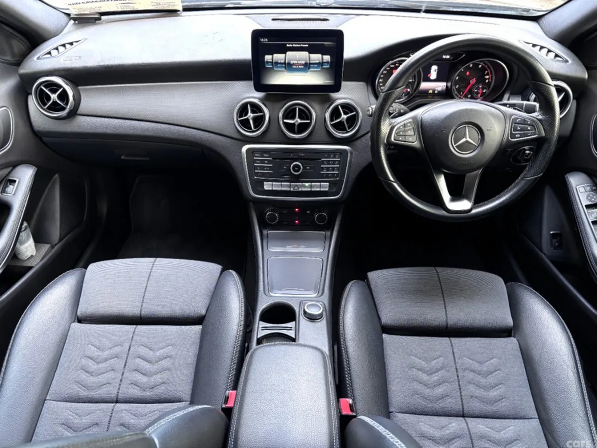 Mercedes-Benz GLA Hatchback, Petrol, 2017, Blue