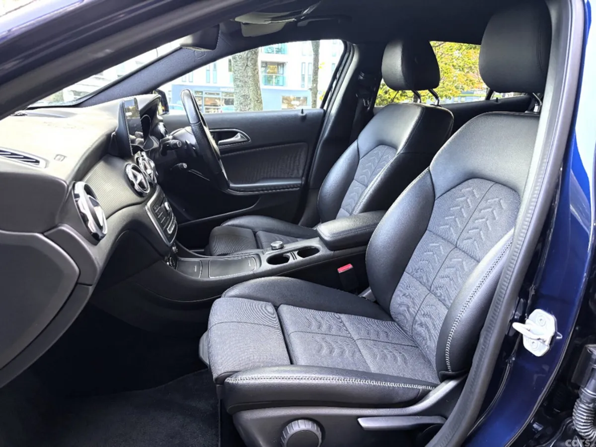 Mercedes-Benz GLA Hatchback, Petrol, 2017, Blue