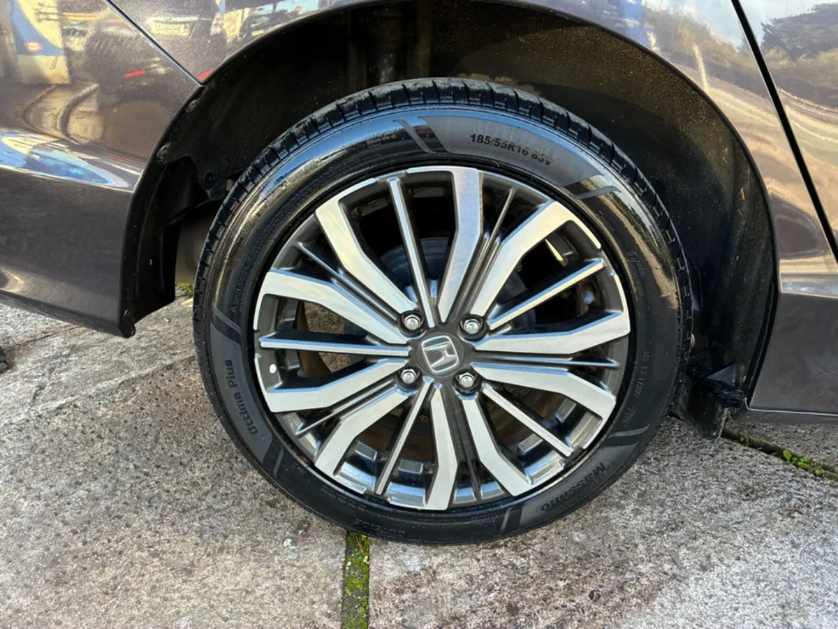 Honda Grace Saloon, Petrol Hybrid, 2019, Black