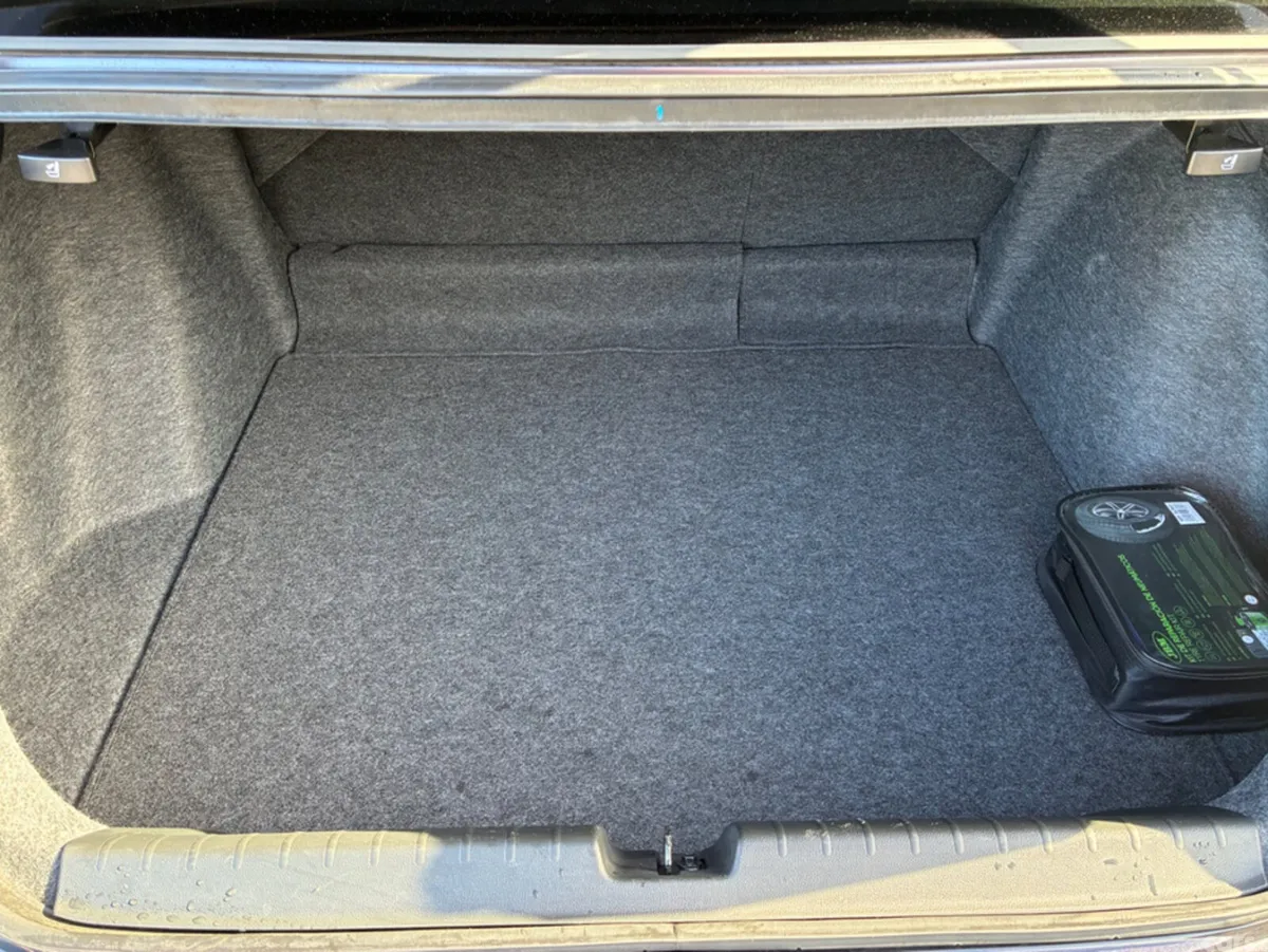 Honda Grace Saloon, Petrol Hybrid, 2019, Black